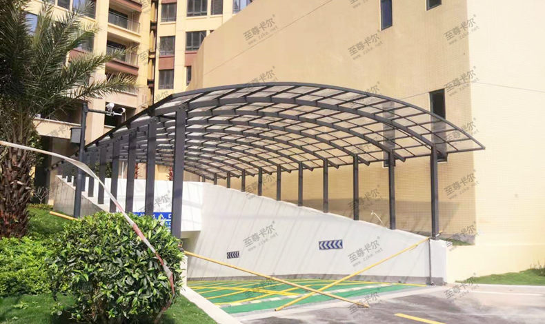 地下停車庫出入口雨棚，哪種才算好？